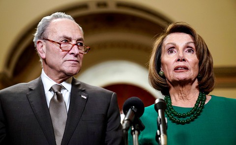 Đối đầu trực diện Trump - Pelosi - Ảnh 1. Đối đầu trực diện Trump - Pelosi - Ảnh 1.