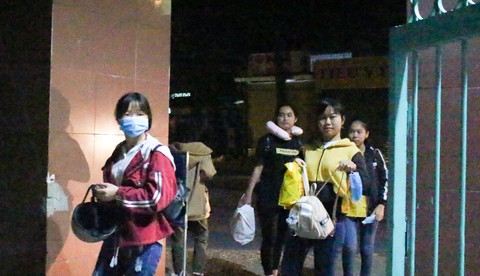 4h sáng lên TP.HCM trẩy hội tri thức, nghề nghiệp - Ảnh 3. 4h sáng lên TP.HCM trẩy hội tri thức, nghề nghiệp - Ảnh 3.