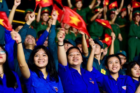 Tuyển Việt Nam chiến thắng quả cảm, TP.HCM, Hà Nội bão - Ảnh 7. Tuyển Việt Nam chiến thắng quả cảm, TP.HCM, Hà Nội bão - Ảnh 7.