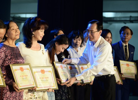 Nắng ấm rực vàng 20 năm Thư viện sách nói Hướng Dương - Ảnh 6. Nắng ấm rực vàng 20 năm Thư viện sách nói Hướng Dương - Ảnh 6.