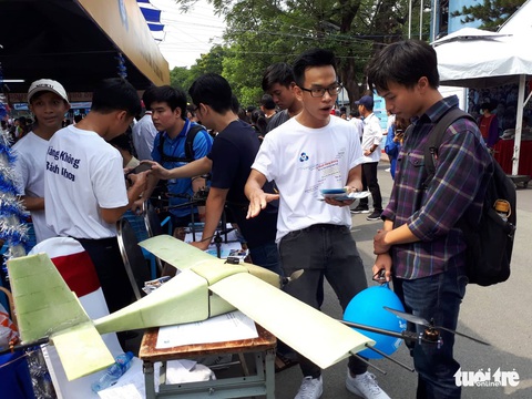 Học sinh hào hứng trải nghiệm tại ngày hội tư vấn tuyển sinh - Ảnh 9. Học sinh hào hứng trải nghiệm tại ngày hội tư vấn tuyển sinh - Ảnh 9.