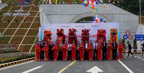 Thông xe hầm đường bộ 4.000 tỉ đồng qua đèo Cù Mông - Ảnh 2. Thông xe hầm đường bộ 4.000 tỉ đồng qua đèo Cù Mông - Ảnh 2.