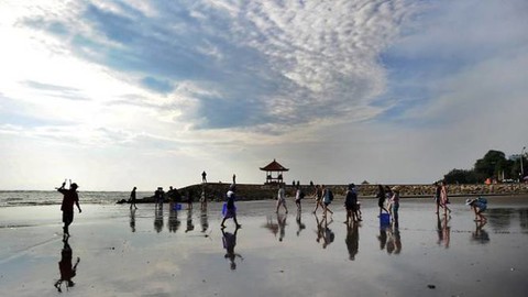 Sợ ở tù vì ăn cơm trước kẻng, nhiều khách hủy du lịch tới đảo ngọc Bali - Ảnh 1. Sợ ở tù vì ăn cơm trước kẻng, nhiều khách hủy du lịch tới đảo ngọc Bali - Ảnh 1.
