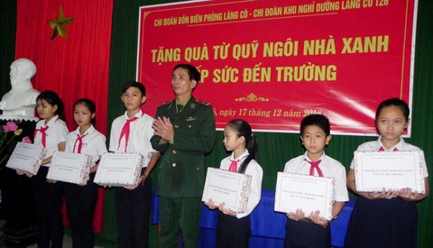 Ngôi nhà xanh khuyến học của chiến sĩ biên phòng - Ảnh 1. Ngôi nhà xanh khuyến học của chiến sĩ biên phòng - Ảnh 1.