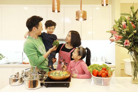 Vào bếp cùng vợ ngày Tết, tại sao không? - Ảnh 1. Vào bếp cùng vợ ngày Tết, tại sao không? - Ảnh 1.