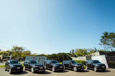 Land Rover Việt Nam bàn giao đội xe cho Four Seasons Resort The Nam Hai - Ảnh 1. Land Rover Việt Nam bàn giao đội xe cho Four Seasons Resort The Nam Hai - Ảnh 1.