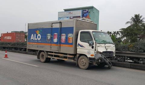 Xe tải tông đoàn người đi thắp nhang nghĩa trang, 8 người chết - Ảnh 5. Xe tải tông đoàn người đi thắp nhang nghĩa trang, 8 người chết - Ảnh 5.