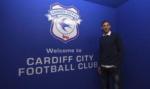 Tân binh của Cardiff nghi có mặt trong máy bay bị mất tích - Ảnh 1. Tân binh của Cardiff nghi có mặt trong máy bay bị mất tích - Ảnh 1.