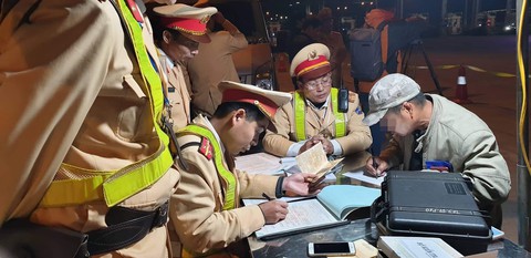 Tập trung xử lái xe không tỉnh táo - Ảnh 1. Tập trung xử lái xe không tỉnh táo - Ảnh 1.