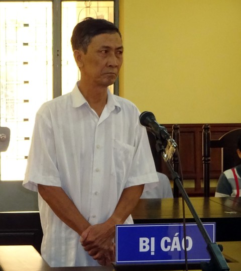 Dâm ô 3 học sinh tiểu học, lãnh bốn năm tù - Ảnh 1. Dâm ô 3 học sinh tiểu học, lãnh bốn năm tù - Ảnh 1.