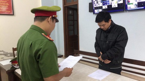 Bắt kế toán làm khống hóa đơn tham ô tiền tỉ - Ảnh 1. Bắt kế toán làm khống hóa đơn tham ô tiền tỉ - Ảnh 1.