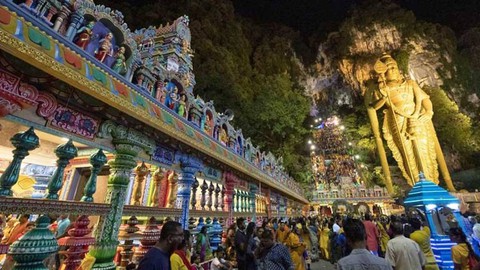 34 người bị thương vì pháo nổ trong lễ hội Thaipusam - Ảnh 1. 34 người bị thương vì pháo nổ trong lễ hội Thaipusam - Ảnh 1.
