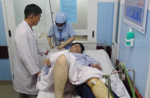 Mô hình cấp cứu người bệnh ngay từ cổng bệnh viện - Ảnh 1. Mô hình cấp cứu người bệnh ngay từ cổng bệnh viện - Ảnh 1.