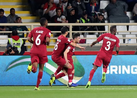 Hạ Iraq, Qatar đoạt vé cuối vào tứ kết Asian Cup 2019 - Ảnh 1. Hạ Iraq, Qatar đoạt vé cuối vào tứ kết Asian Cup 2019 - Ảnh 1.