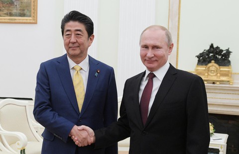 Hòa ước vẫn bế tắc sau thượng đỉnh lần 25 Abe-Putin - Ảnh 1. Hòa ước vẫn bế tắc sau thượng đỉnh lần 25 Abe-Putin - Ảnh 1.