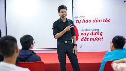 Dù là thủ khoa bạn vẫn gặp chông chênh, hãy đứng dậy! - Ảnh 1. Dù là thủ khoa bạn vẫn gặp chông chênh, hãy đứng dậy! - Ảnh 1.