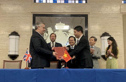 Viện Kế toán công chứng Anh và Xứ Wales ký bản ghi nhớ với Bộ GD-ĐT - Ảnh 1. Viện Kế toán công chứng Anh và Xứ Wales ký bản ghi nhớ với Bộ GD-ĐT - Ảnh 1.