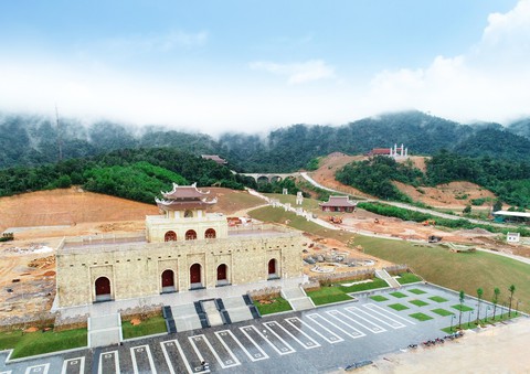 Khu du lịch tâm linh Tây Yên Tử: Phật hoàng là Phật hoàng chung - Ảnh 1. Khu du lịch tâm linh Tây Yên Tử: Phật hoàng là Phật hoàng chung - Ảnh 1.