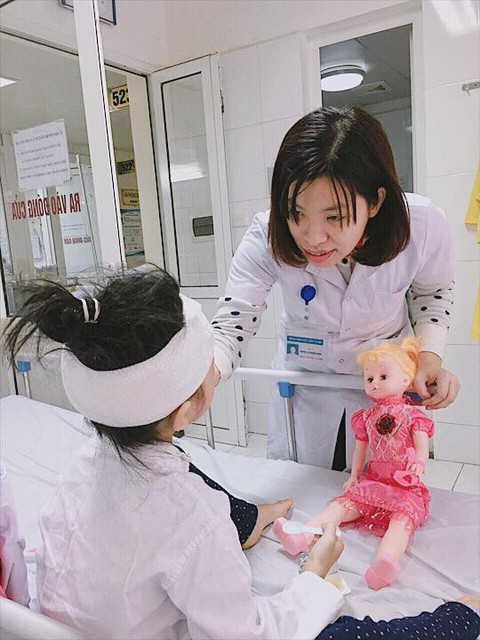 Bé gái 6 tuổi bị chấn thương nghiêm trọng do chó nhà tấn công - Ảnh 1. Bé gái 6 tuổi bị chấn thương nghiêm trọng do chó nhà tấn công - Ảnh 1.