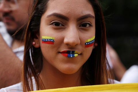 Mỹ công nhận tổng thống lâm thời mới tại Venezuela, biểu tình lan rộng - Ảnh 4. Mỹ công nhận tổng thống lâm thời mới tại Venezuela, biểu tình lan rộng - Ảnh 4.