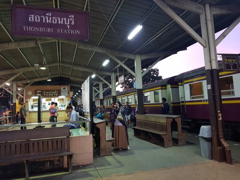Kanchanaburi thơ mộng bên dòng sông Kwai - Ảnh 2.
