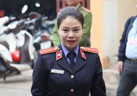 Viện kiểm sát cáo buộc bác sĩ Lương biết nguồn nước bị can thiệp mà không kiểm tra - Ảnh 1. Viện kiểm sát cáo buộc bác sĩ Lương biết nguồn nước bị can thiệp mà không kiểm tra - Ảnh 1.