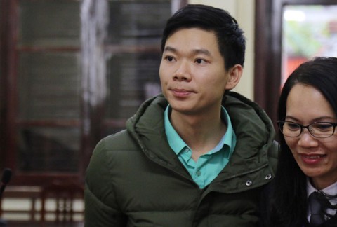 Viện kiểm sát cáo buộc bác sĩ Lương biết nguồn nước bị can thiệp mà không kiểm tra - Ảnh 2. Viện kiểm sát cáo buộc bác sĩ Lương biết nguồn nước bị can thiệp mà không kiểm tra - Ảnh 2.