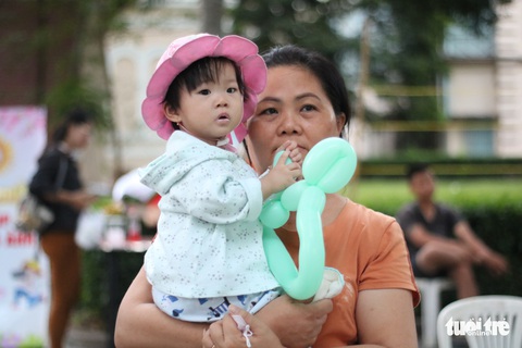Mang Xuân yêu thương đến với bệnh nhi ung thư - Ảnh 11. Mang Xuân yêu thương đến với bệnh nhi ung thư - Ảnh 11.