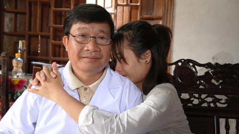 Người nuôi nấng con ma rừng - Ảnh 1. Người nuôi nấng con ma rừng - Ảnh 1.