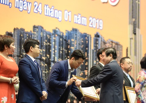 Năm 2018 kiều bào chuyển về nước 18,9 tỷ USD - Ảnh 6. Năm 2018 kiều bào chuyển về nước 18,9 tỷ USD - Ảnh 6.