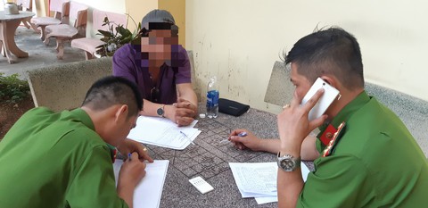 Phát hiện tài xế dương tính với ma túy chở 40 hành khách - Ảnh 1. Phát hiện tài xế dương tính với ma túy chở 40 hành khách - Ảnh 1.