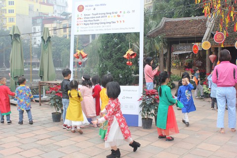 29 ông đồ ‘trượt’ kì thi khảo tuyển của Hội chữ Xuân Kỷ Hợi - Ảnh 9. 29 ông đồ ‘trượt’ kì thi khảo tuyển của Hội chữ Xuân Kỷ Hợi - Ảnh 9.