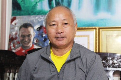 Bố mẹ Công Phượng, Trọng Hoàng mất ngủ chờ con về - Ảnh 1. Bố mẹ Công Phượng, Trọng Hoàng mất ngủ chờ con về - Ảnh 1.