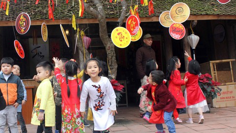 Văn Miếu không còn chim mồi, Bắc Ninh không cấm thưởng tiền quan họ - Ảnh 1. Văn Miếu không còn chim mồi, Bắc Ninh không cấm thưởng tiền quan họ - Ảnh 1.