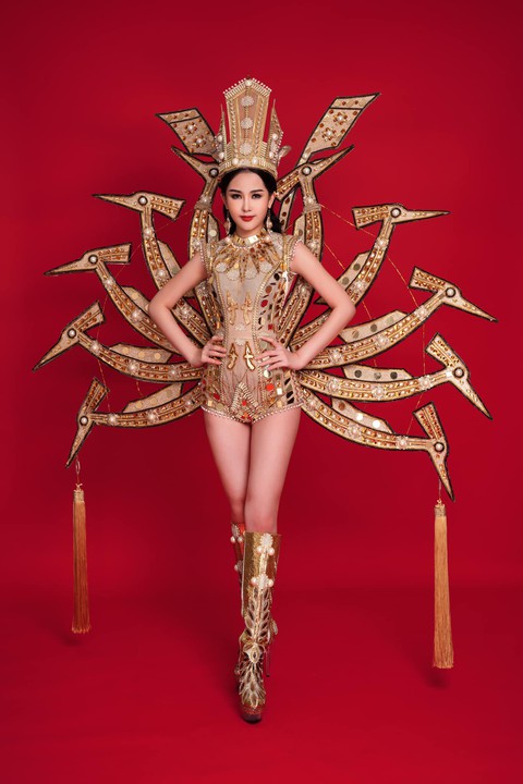 Lê Âu Ngân Anh một bước tới ngôi á hậu Liên lục địa? - Ảnh 2. Lê Âu Ngân Anh một bước tới ngôi á hậu Liên lục địa? - Ảnh 2.