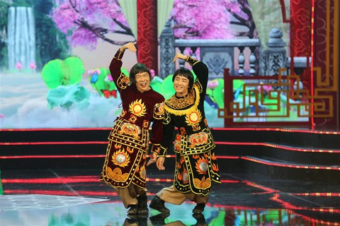 Táo Quân 2019: Ngọc Hoàng mê bóng đá và sẵn sàng đi bão - Ảnh 3. Táo Quân 2019: Ngọc Hoàng mê bóng đá và sẵn sàng đi bão - Ảnh 3.