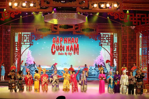 Táo Quân 2019: Ngọc Hoàng mê bóng đá và sẵn sàng đi bão - Ảnh 1. Táo Quân 2019: Ngọc Hoàng mê bóng đá và sẵn sàng đi bão - Ảnh 1.
