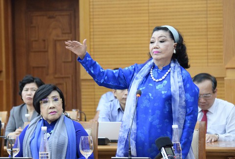 Nghệ sĩ Kim Cương: Trước hết là không có rạp để diễn - Ảnh 2. Nghệ sĩ Kim Cương: Trước hết là không có rạp để diễn - Ảnh 2.