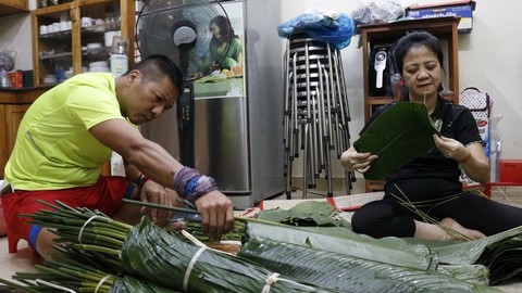 Tình yêu lớn dần qua nồi bánh chưng tết - Ảnh 9. Tình yêu lớn dần qua nồi bánh chưng tết - Ảnh 9.