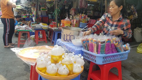 Cá chép Trung Quốc được mùa dịp cúng ông Công, ông Táo - Ảnh 5. Cá chép Trung Quốc được mùa dịp cúng ông Công, ông Táo - Ảnh 5.