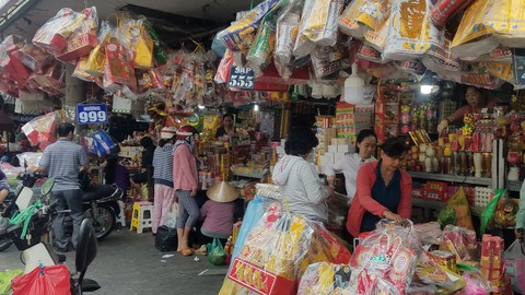 Cá chép Trung Quốc được mùa dịp cúng ông Công, ông Táo - Ảnh 6. Cá chép Trung Quốc được mùa dịp cúng ông Công, ông Táo - Ảnh 6.