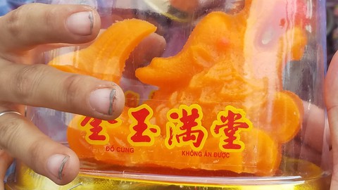 Cá chép Trung Quốc được mùa dịp cúng ông Công, ông Táo - Ảnh 2. Cá chép Trung Quốc được mùa dịp cúng ông Công, ông Táo - Ảnh 2.