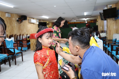 Phiên chợ 0 đồng cho bệnh nhân hoàn cảnh khó khăn đón tết - Ảnh 13. Phiên chợ 0 đồng cho bệnh nhân hoàn cảnh khó khăn đón tết - Ảnh 13.