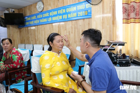 Phiên chợ 0 đồng cho bệnh nhân hoàn cảnh khó khăn đón tết - Ảnh 14. Phiên chợ 0 đồng cho bệnh nhân hoàn cảnh khó khăn đón tết - Ảnh 14.