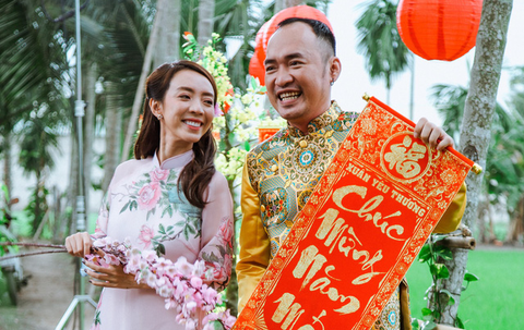 Nhà Thu Trang - Tiến Luật tung hứng trong Tết đến rồi, về nhà thôi 2 - Ảnh 1. Nhà Thu Trang - Tiến Luật tung hứng trong Tết đến rồi, về nhà thôi 2 - Ảnh 1.