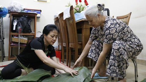 Tình yêu lớn dần qua nồi bánh chưng tết - Ảnh 3. Tình yêu lớn dần qua nồi bánh chưng tết - Ảnh 3.
