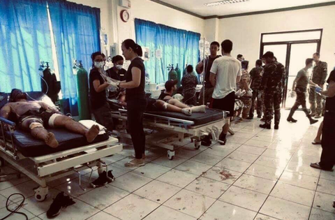 Đánh bom kép ở Philippines: 21 người chết, 71 người bị thương - Ảnh 2. Đánh bom kép ở Philippines: 21 người chết, 71 người bị thương - Ảnh 2.