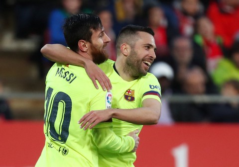 Tiếp tục nổ súng, Messi bỏ xa Ronaldo ở cuộc đua giày vàng - Ảnh 2. Tiếp tục nổ súng, Messi bỏ xa Ronaldo ở cuộc đua giày vàng - Ảnh 2.