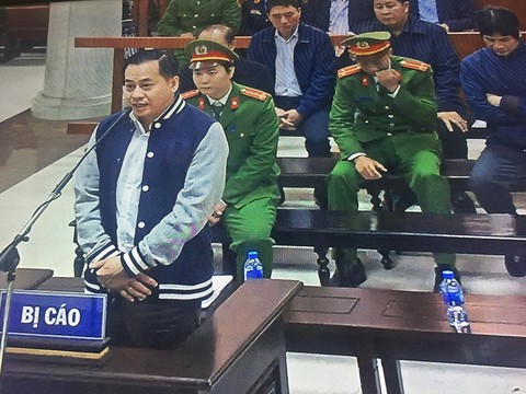 Vũ nhôm lợi dụng công ty bình phong thâu tóm đất công - Ảnh 1. Vũ nhôm lợi dụng công ty bình phong thâu tóm đất công - Ảnh 1.