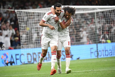 UAE mua hết vé, không cho cổ động viên Qatar xem bán kết Asian Cup - Ảnh 2. UAE mua hết vé, không cho cổ động viên Qatar xem bán kết Asian Cup - Ảnh 2.